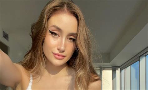 bronwin aurora asshole|Toronto OnlyFans model jokes about pulling plug on boyfriend